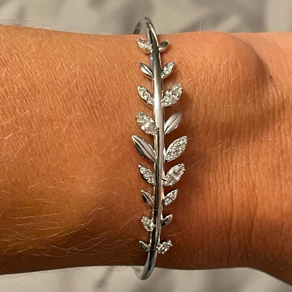 Swarovski leaf bracelet - Picture 3 of 5